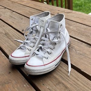 Loved white converse!  Size 7